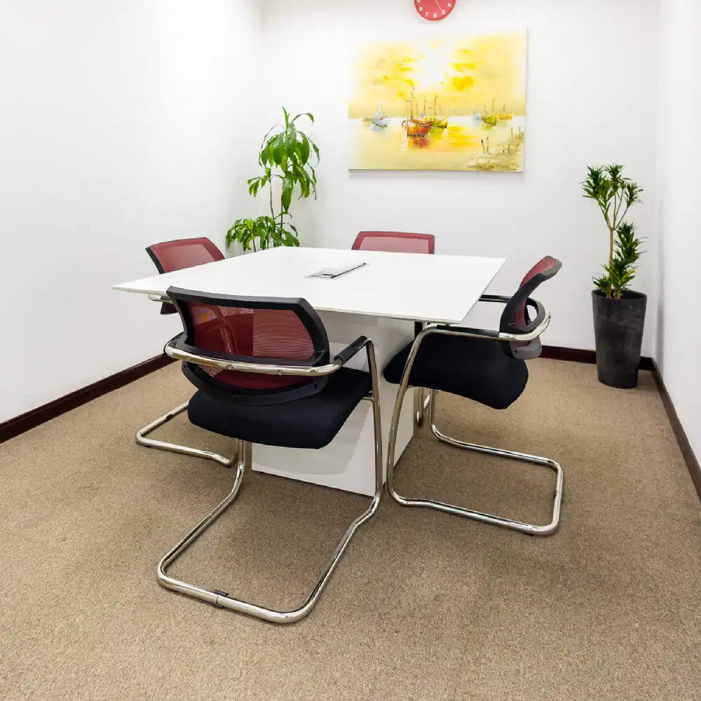 Meeting room for 4 people at Austria Business Center, Concord Tower.