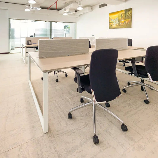 Bright external office with seating for 10 people at Austria Business Center, Media City.