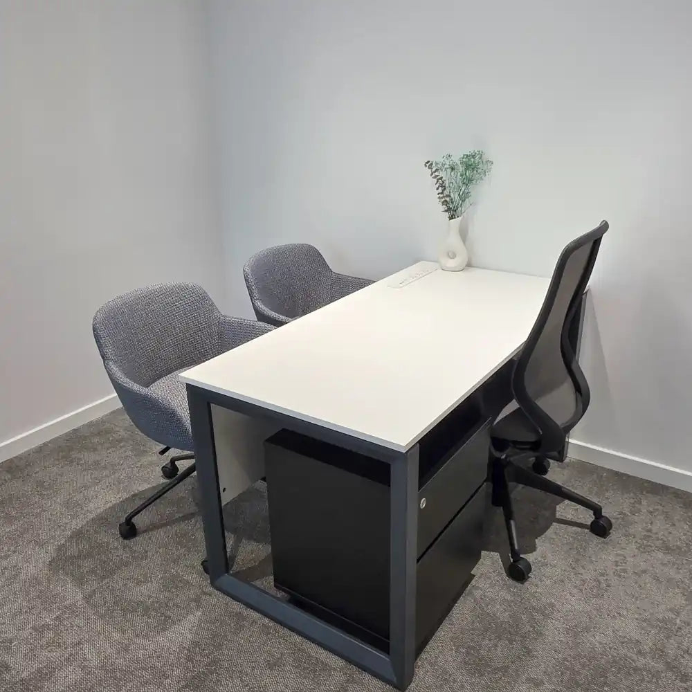 2-person private manager’s office with desk and guest seating at Rice – Al Salam Tower