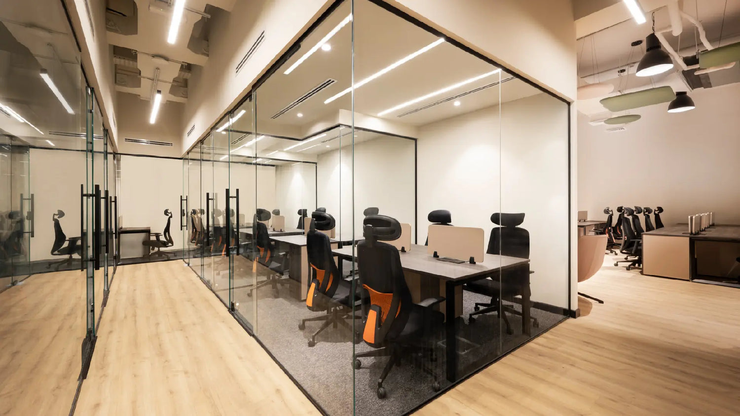 Elegant private office by Workspace Downtown in Downtown Dubai
